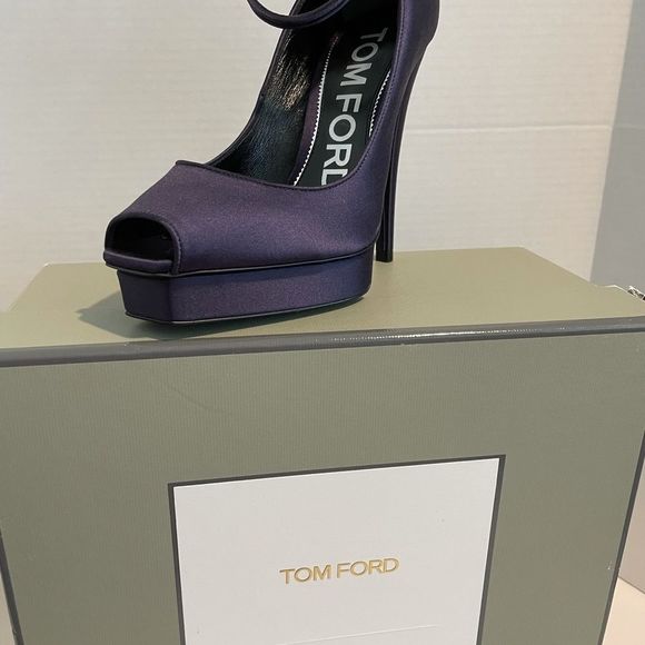Tom Ford Purple Satin Open Toe heels (Retail $1490) - Picture 7 of 8